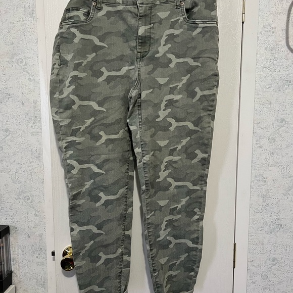 Maurice’s pants - Picture 1 of 3